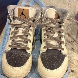 Kids Shoes in Cream and Brown